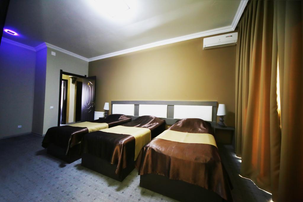 Discovery Hotel Kutaisi Quarto foto