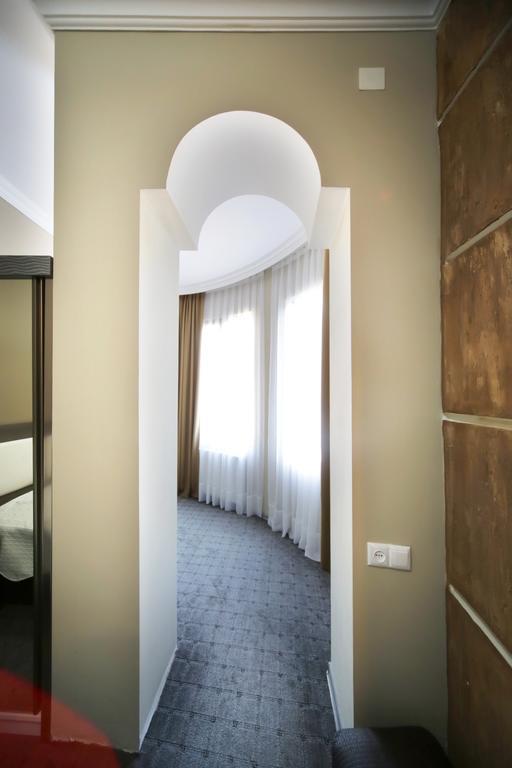 Discovery Hotel Kutaisi Quarto foto