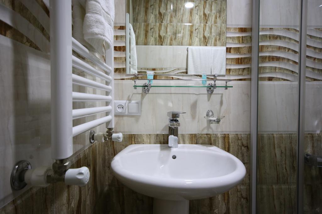 Discovery Hotel Kutaisi Quarto foto